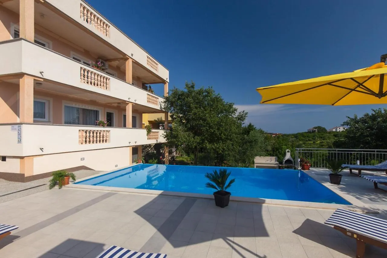Apartments With Pool Ivana Krk Krk Town 0*,